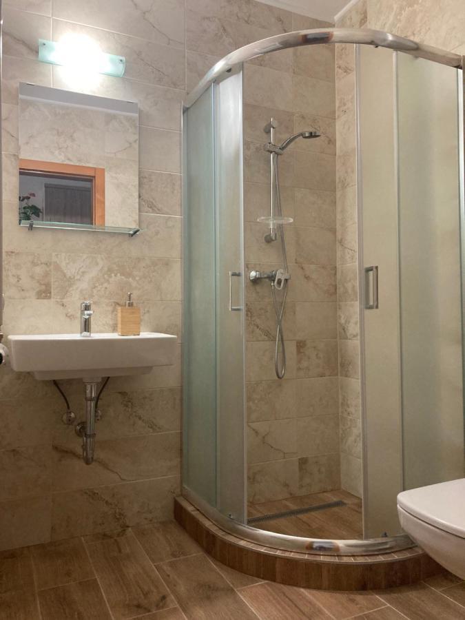 Castellum Apartmanház Gyula Exterior foto