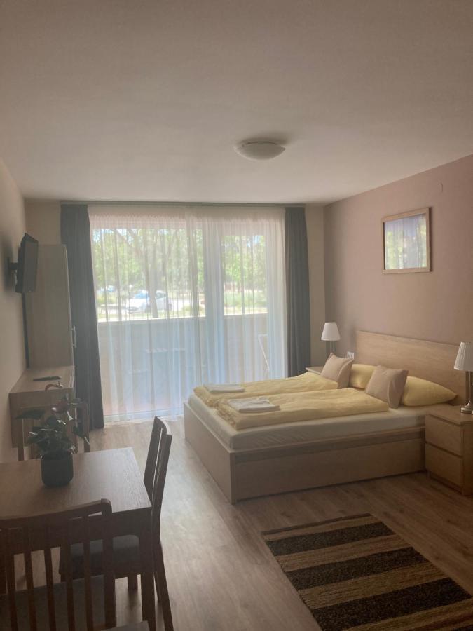 Castellum Apartmanház Gyula Exterior foto