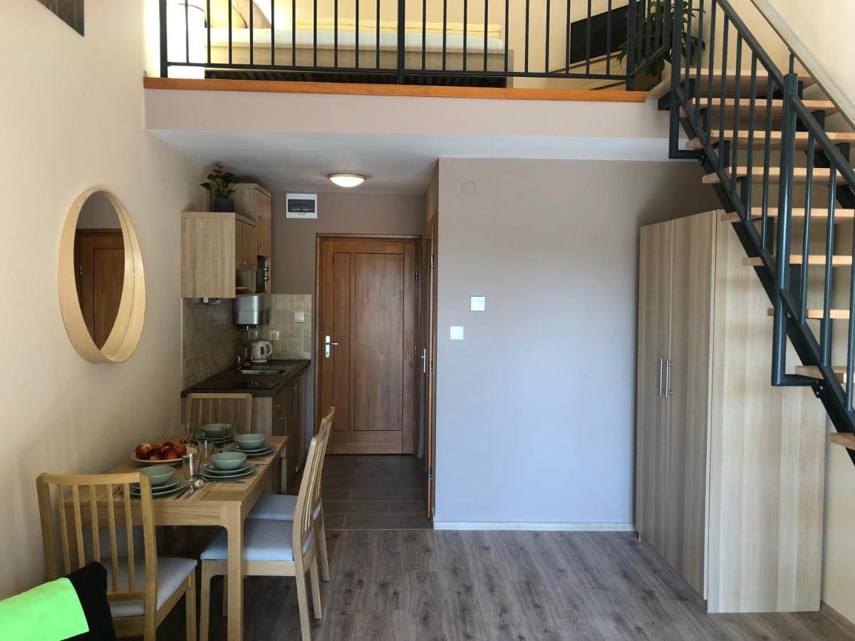 Castellum Apartmanház Gyula Exterior foto