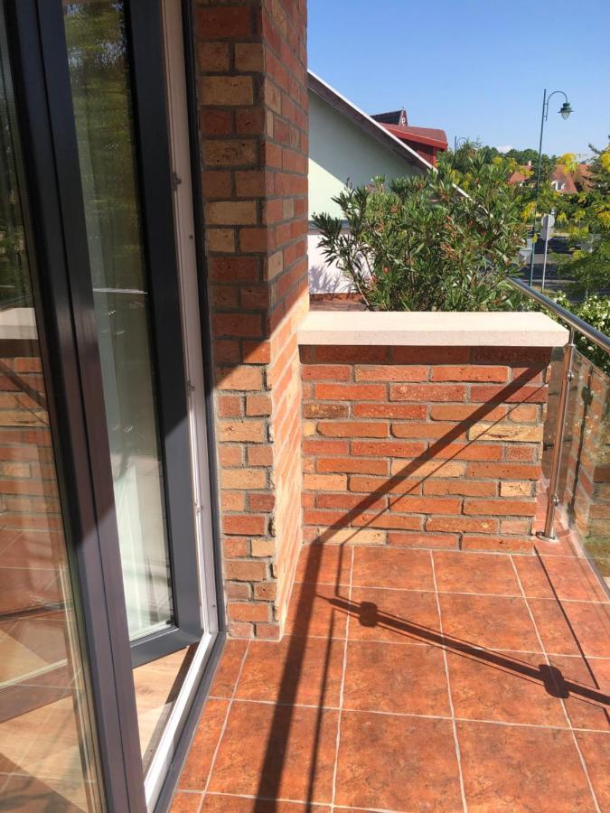 Castellum Apartmanház Gyula Exterior foto